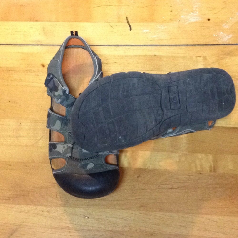 Sandles - Picture 2 of 2